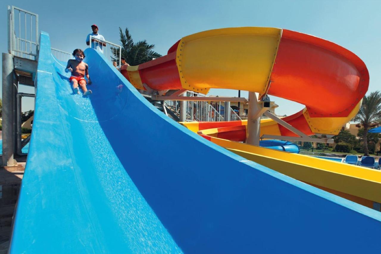 Mövenpick Hotel Cairo - Media City Giza Exteriör bild Aqua Park