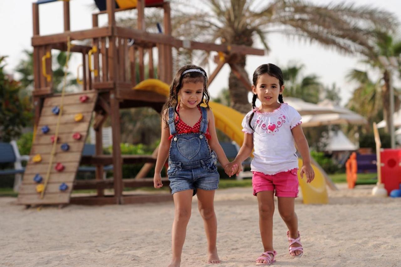 Mövenpick Hotel Cairo - Media City Giza Exteriör bild Children at Jumeirah Beach Hotel
