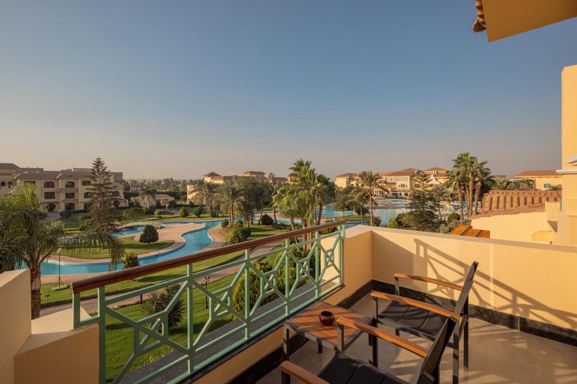 Mövenpick Hotel Cairo - Media City Giza Exteriör bild View of the resort