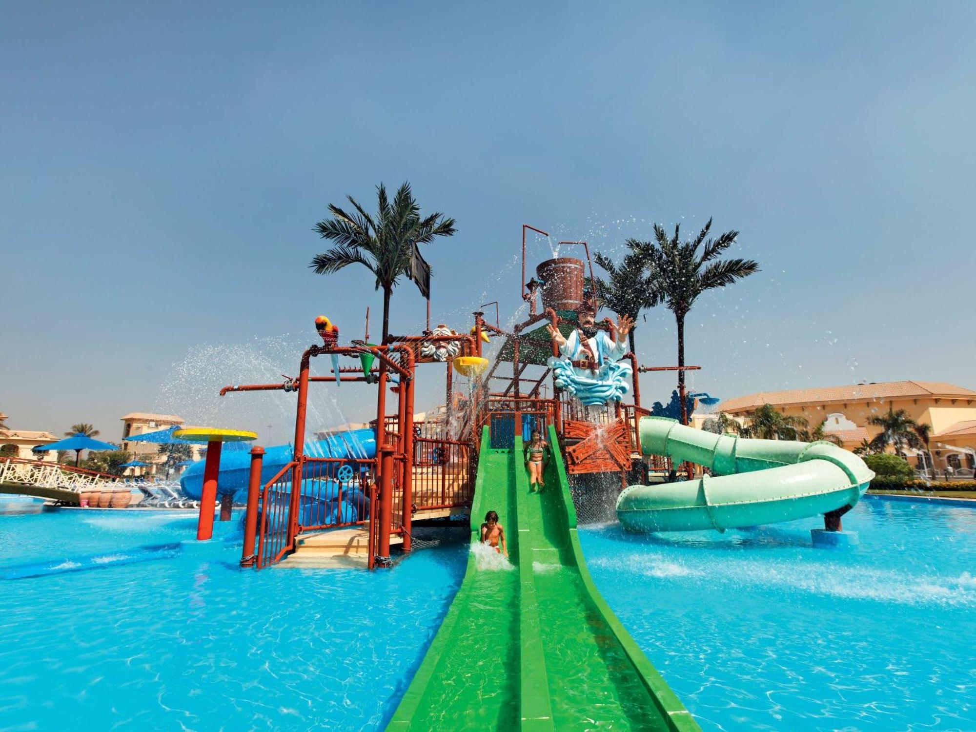 Mövenpick Hotel Cairo - Media City Giza Exteriör bild Aqua Park